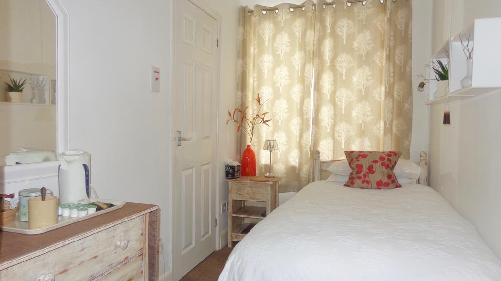 Anchorage Guest House Бриксам Екстериор снимка